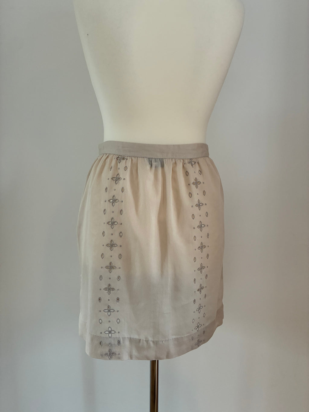 Noa Noa Rock Größe S 36 in Creme mit feinen Stickdetails