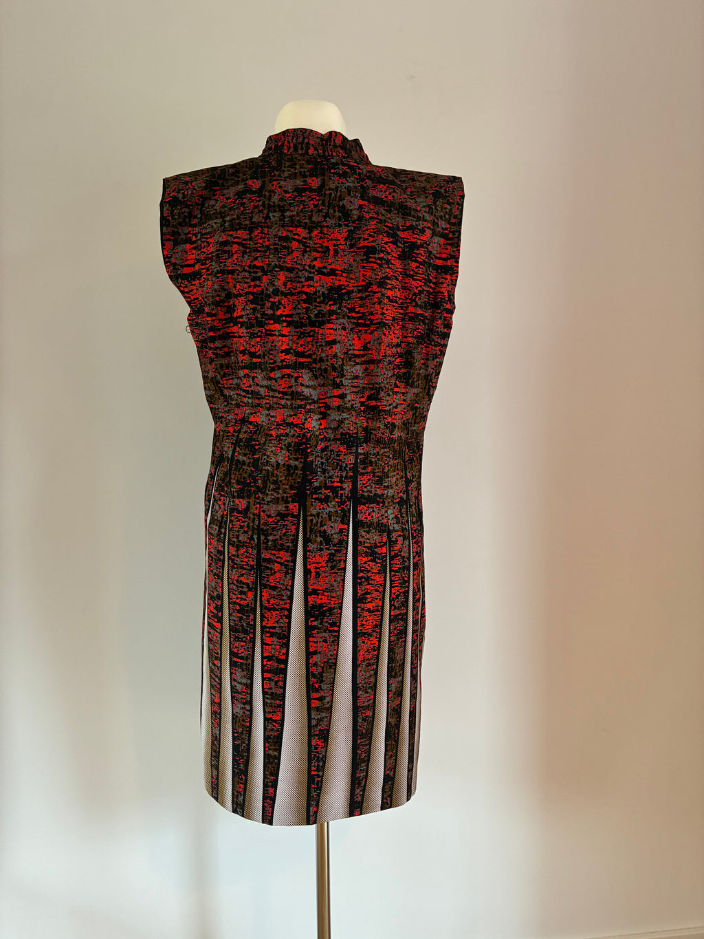 African Art Center Longweste Gr. 40 – schwarz-rot gemustert, auch als Kleid tragbar