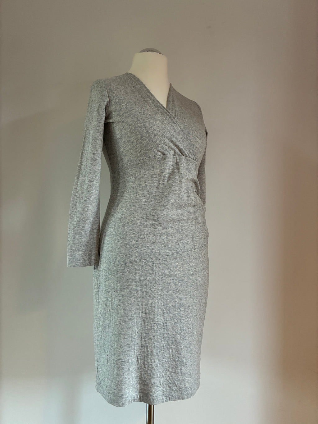 Noa Noa Wickelkleid Gr. 36 – grau, weich und taillenbetont
