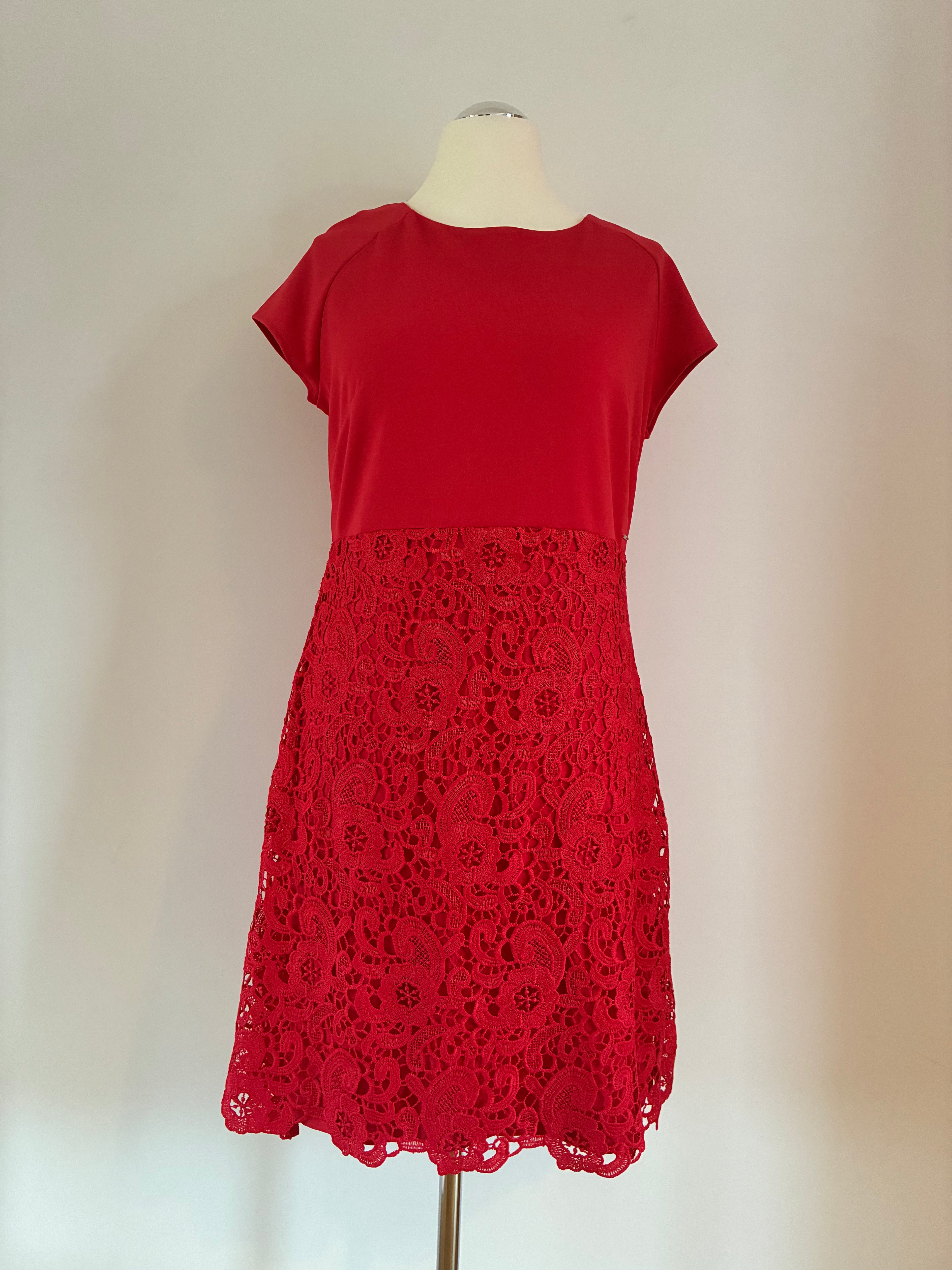 Taifun Kleid Gr. 42 – leuchtend rot mit femininer Lochspitze