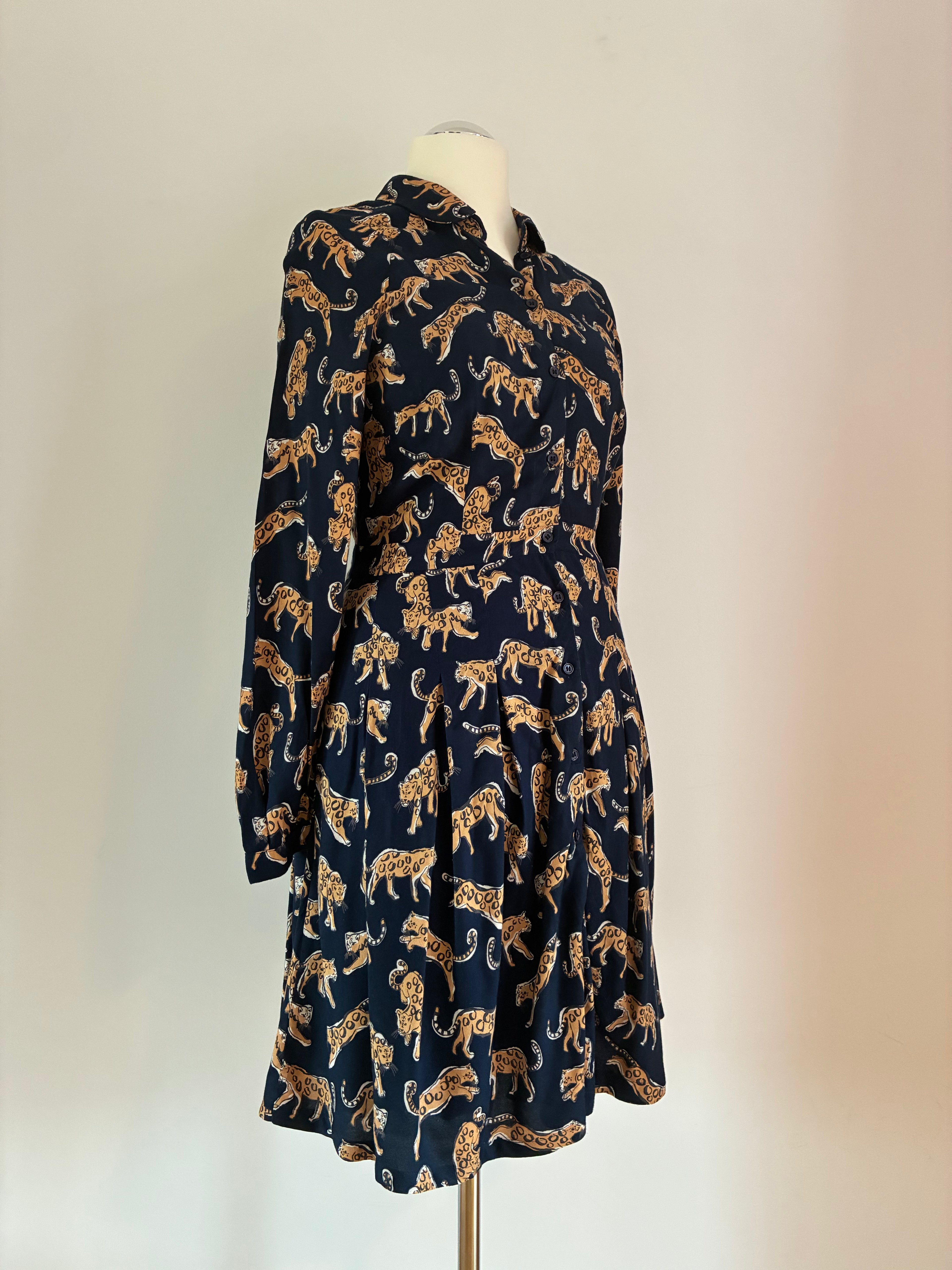 Emily and Fin Kleid Gr. 38 – marineblau mit orangefarbenem Leopardenprint