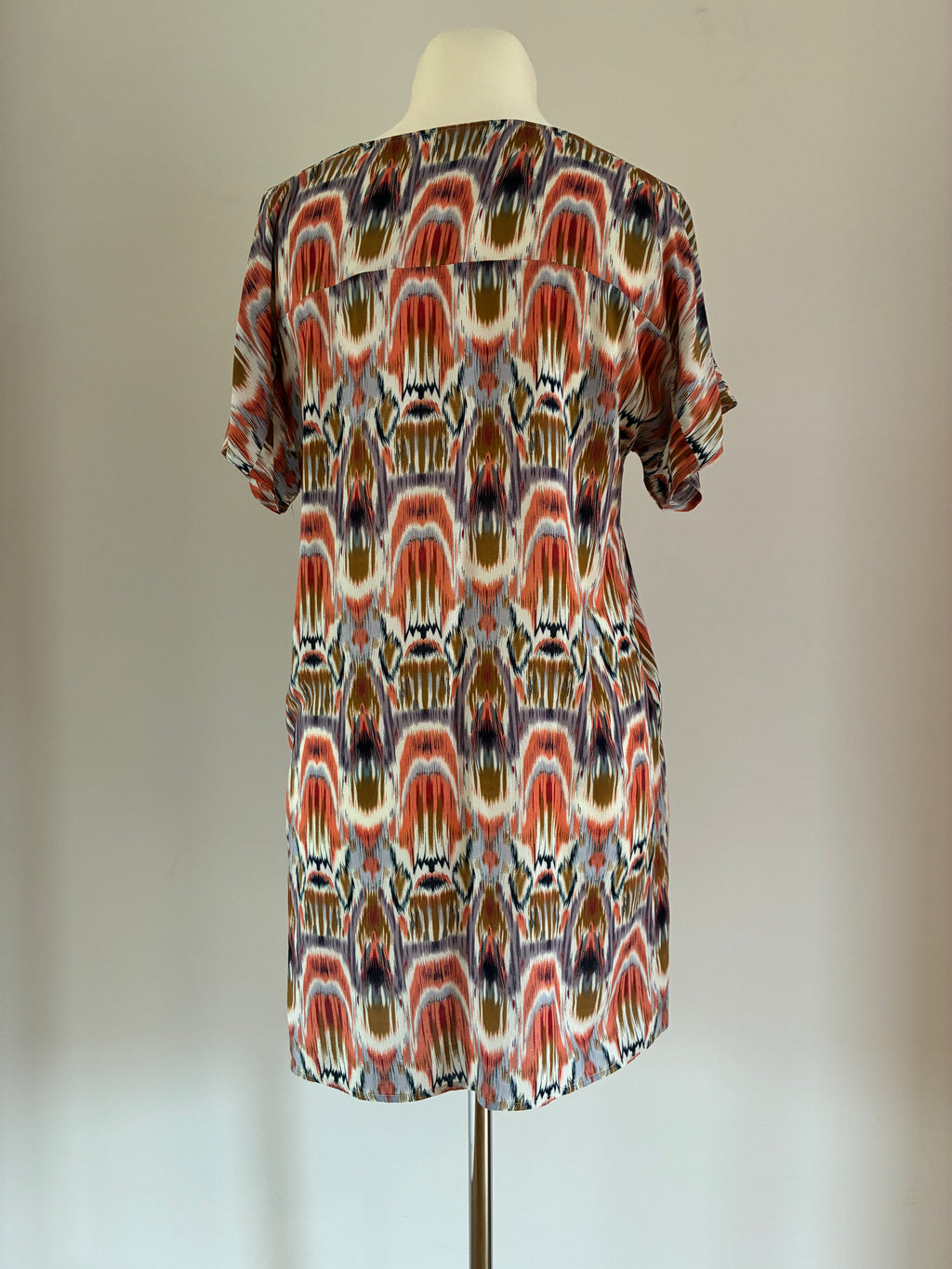 Ausdrucksstarkes Noa Noa Kleid Größe M 38 in Creme mit farbenfrohem Boho-Print