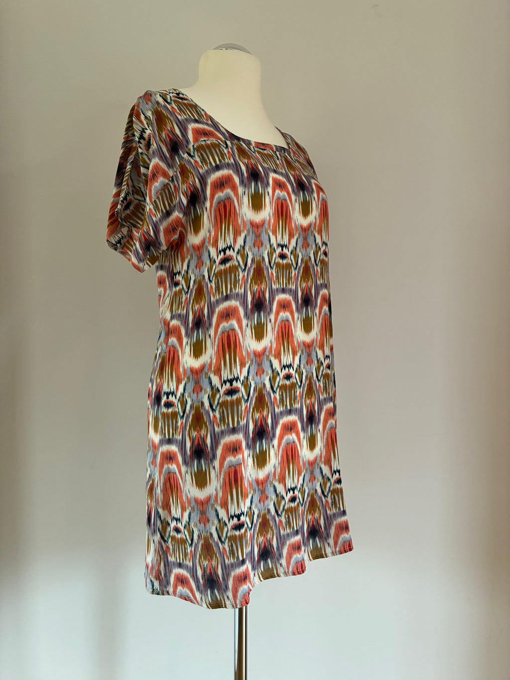 Ausdrucksstarkes Noa Noa Kleid Größe M 38 in Creme mit farbenfrohem Boho-Print
