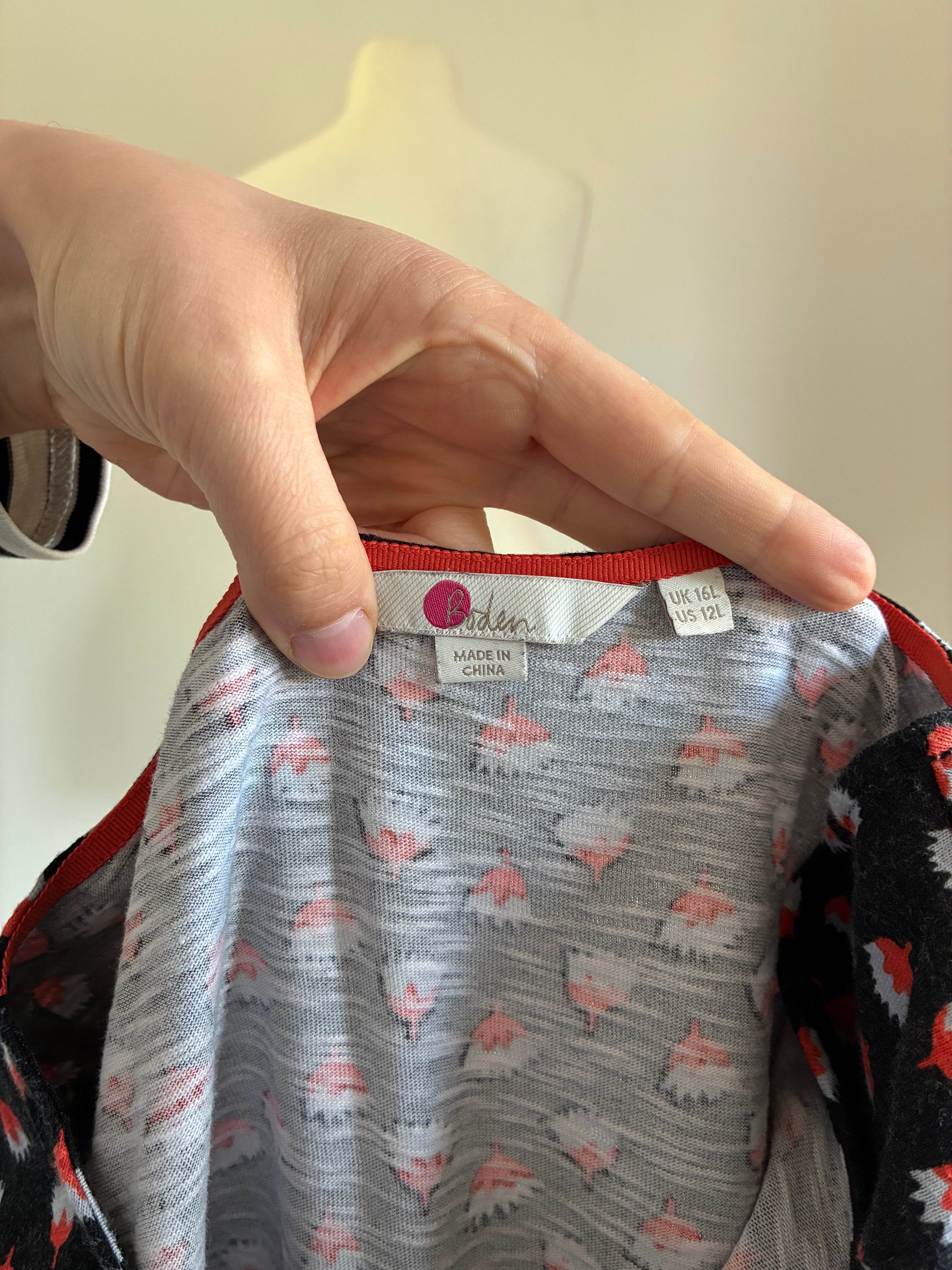 Boden Kleid Gr. 42/44 Schwarz Rot Tulpen-Print Baumwolle