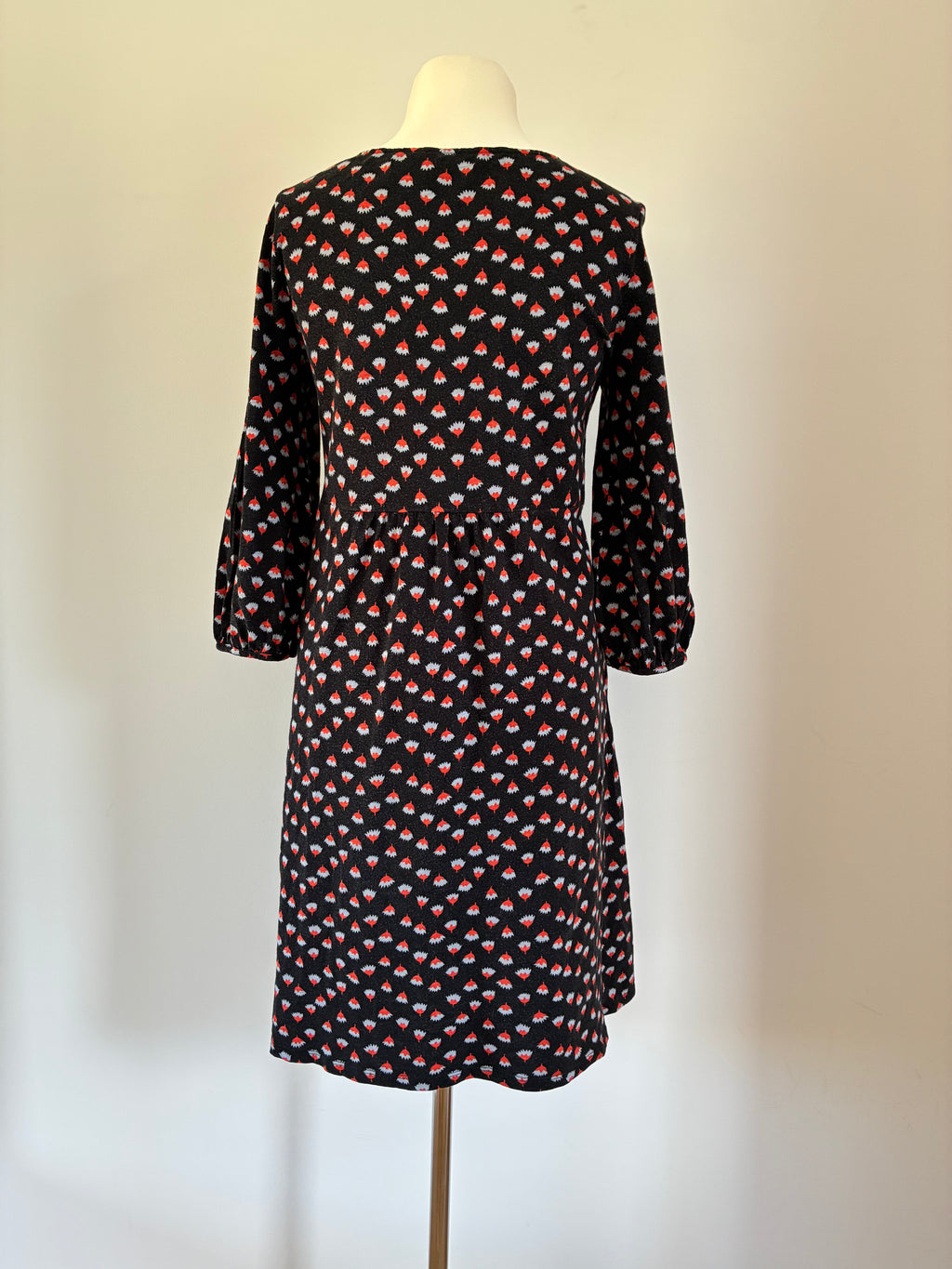 Boden Kleid Gr. 42/44 Schwarz Rot Tulpen-Print Baumwolle