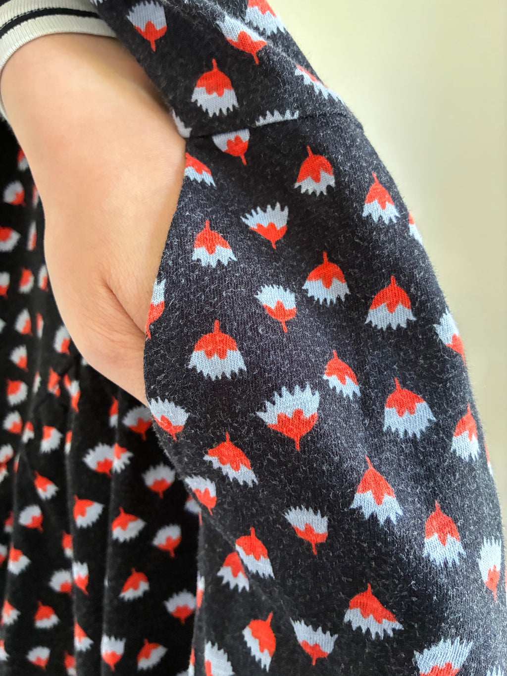 Boden Kleid Gr. 42/44 Schwarz Rot Tulpen-Print Baumwolle