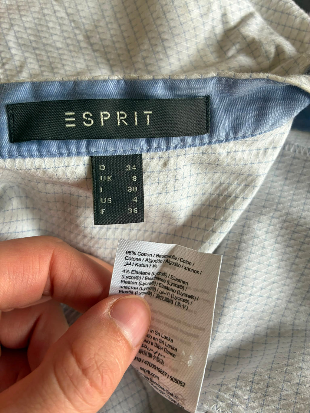 Esprit Bluse Größe 34 in Creme mit feinem Karomuster und blauen Details