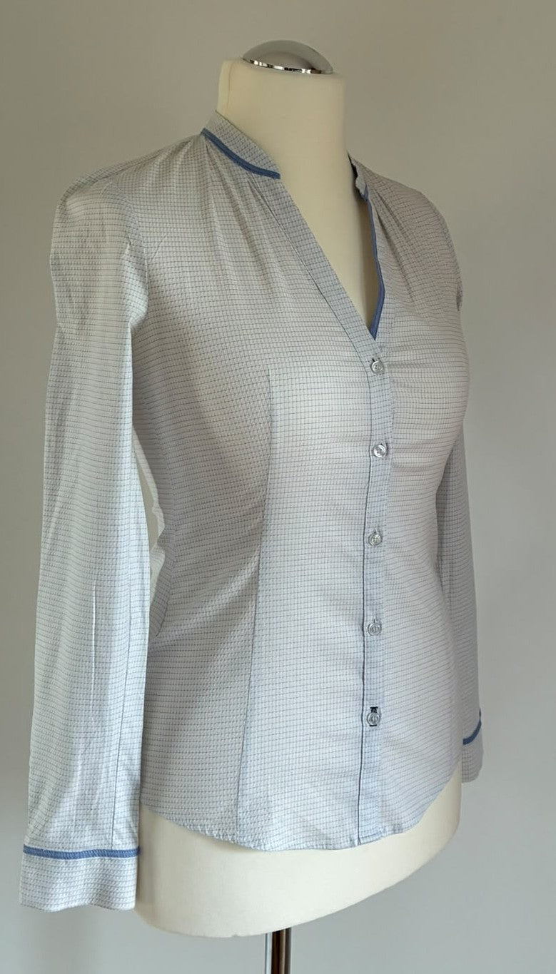 Esprit Bluse Größe 34 in Creme mit feinem Karomuster und blauen Details