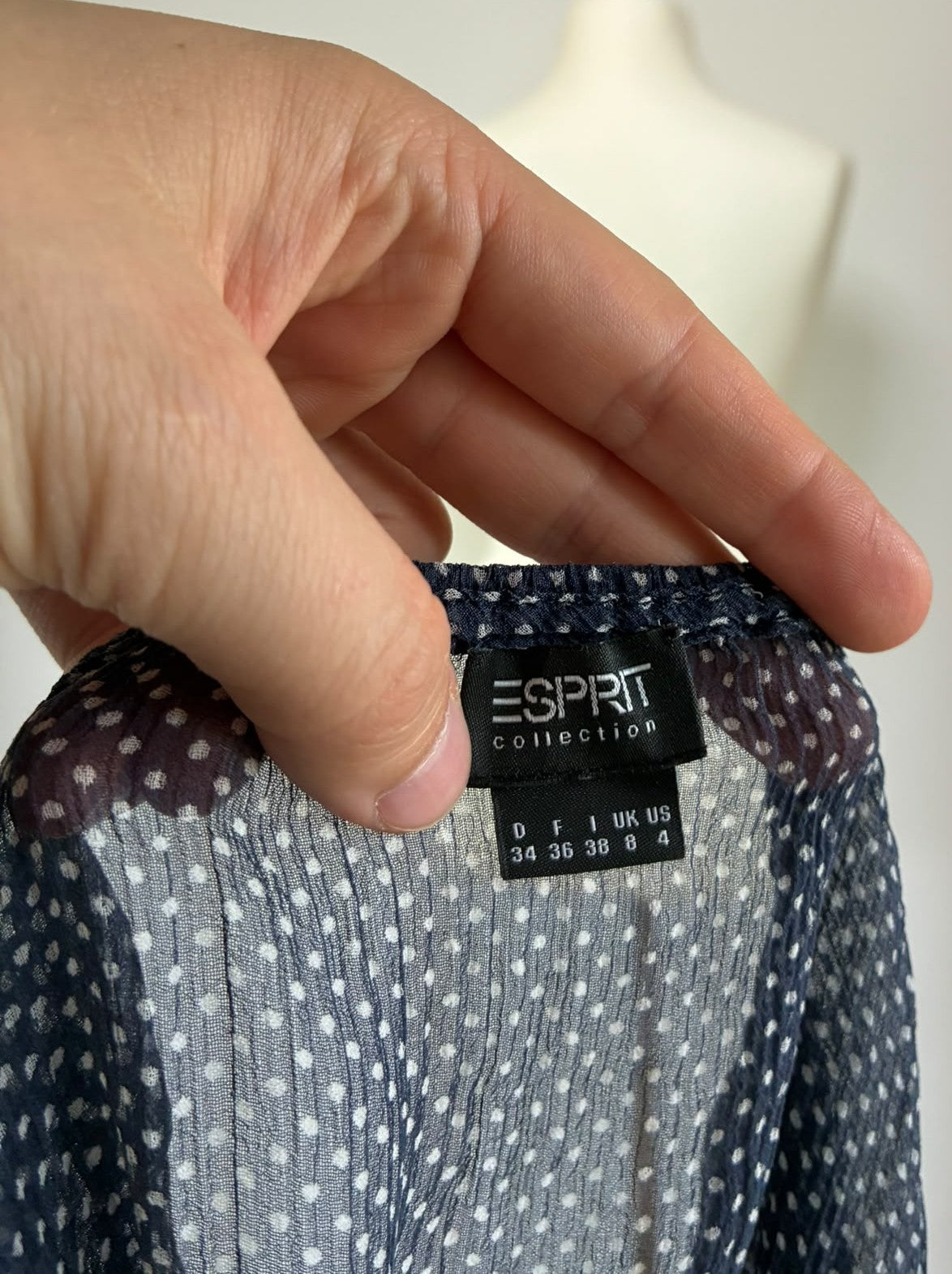 Esprit Collection Bluse Größe 34 in Dunkelblau mit feinen Punkten
