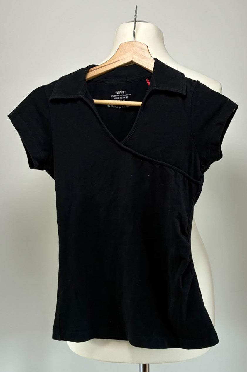 Esprit Shirt Größe XS in Schwarz mit Kragen und besonderer Linienführung