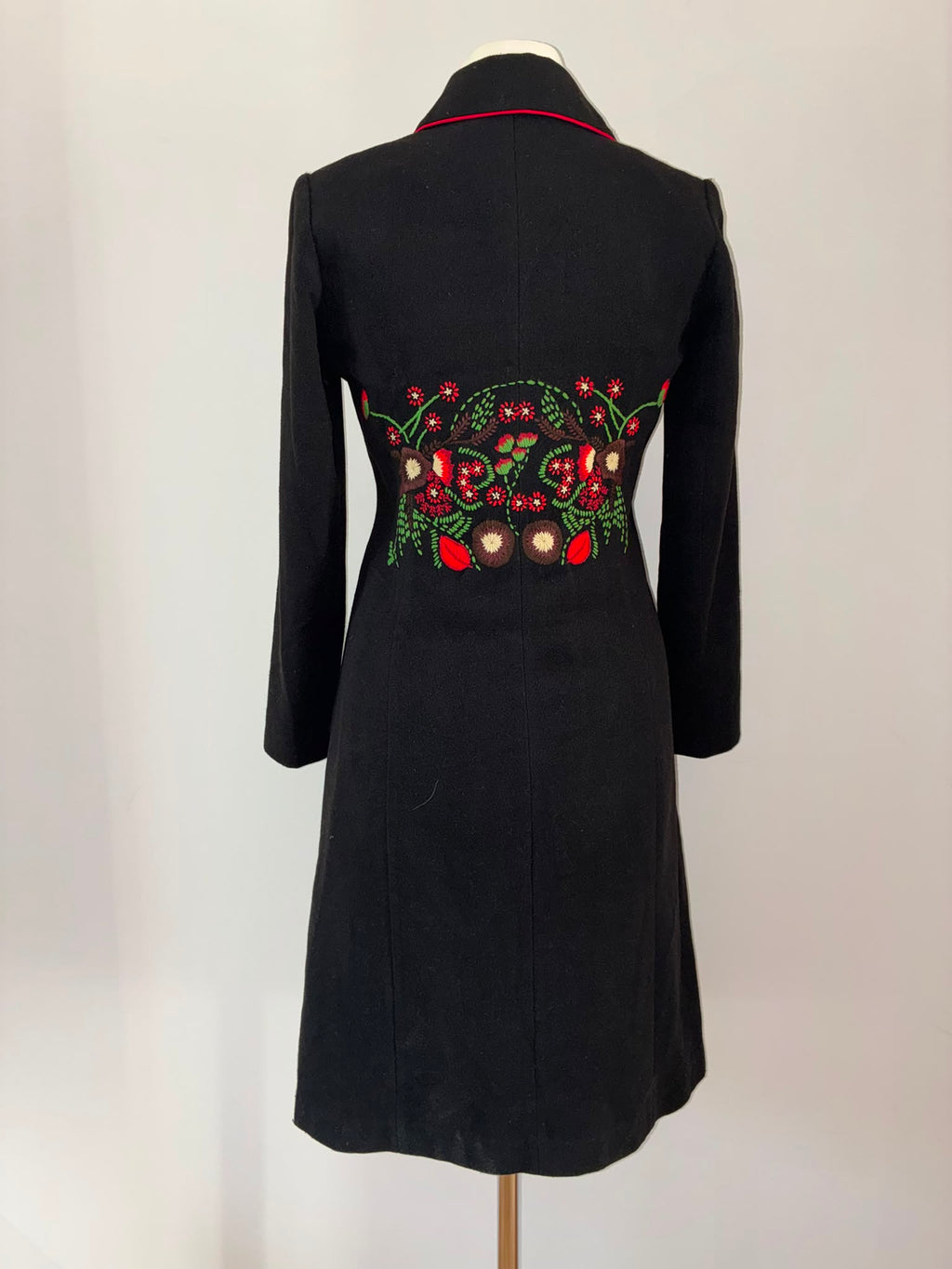 Marc Jacobs Mantel Größe M aus Wolle mit floraler Stickerei