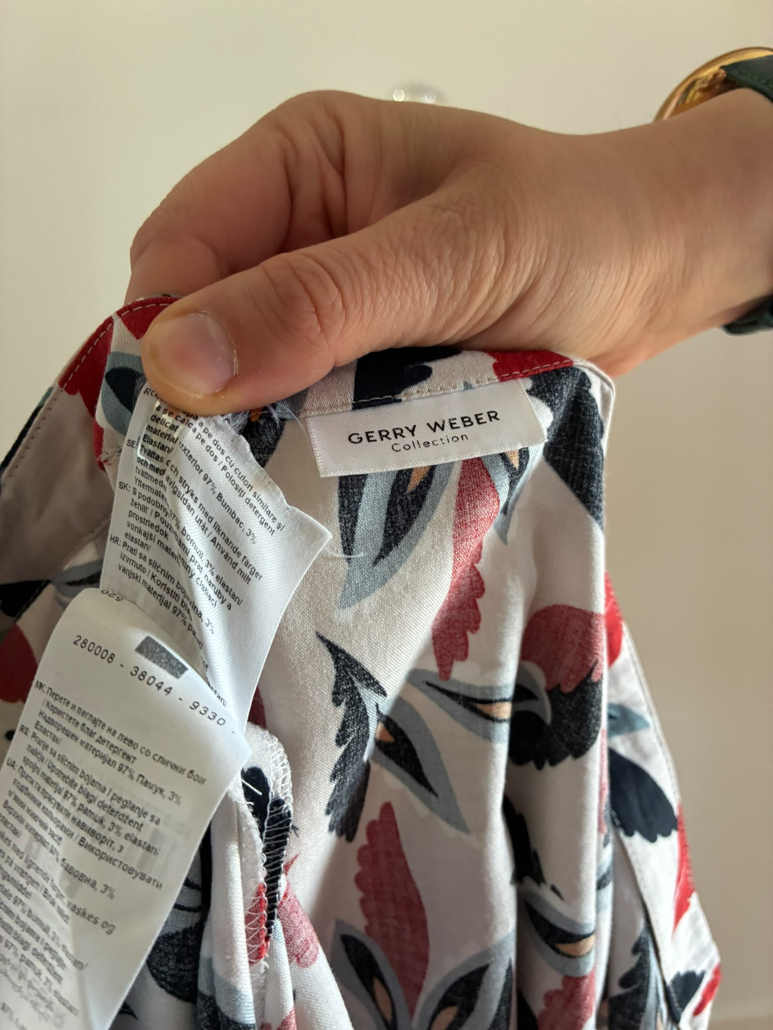 Gerry Weber Kleid mit Blättermuster in Rot und Dunkelblau