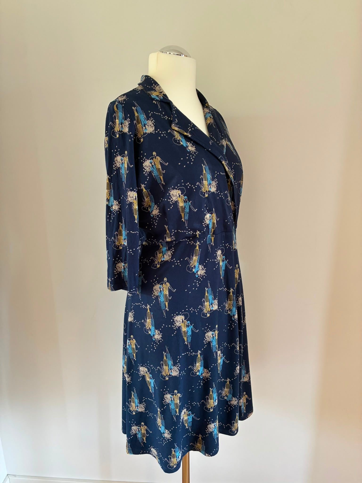 King Louie Kleid Größe XL in Marineblau mit Vintage-Figurenprint