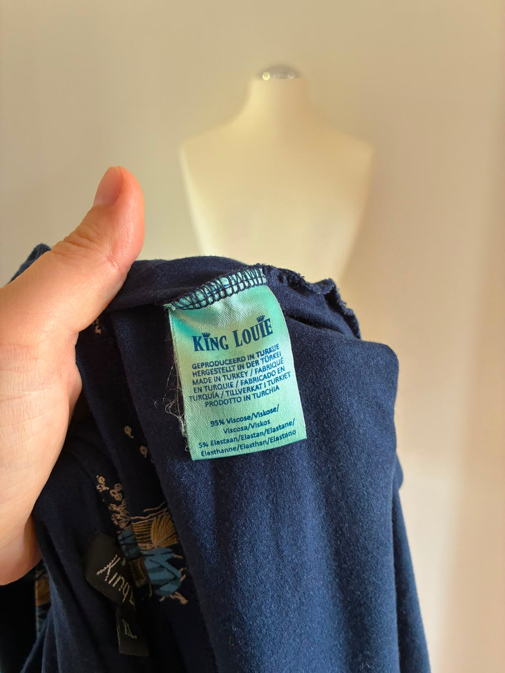 King Louie Kleid Größe XL in Marineblau mit Vintage-Figurenprint
