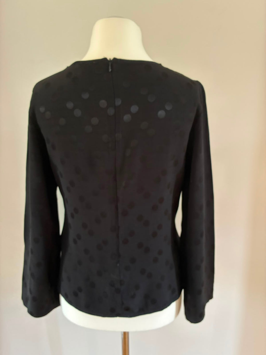 mint&berry Blusenshirt in Schwarz mit Knotendetail und Punkten