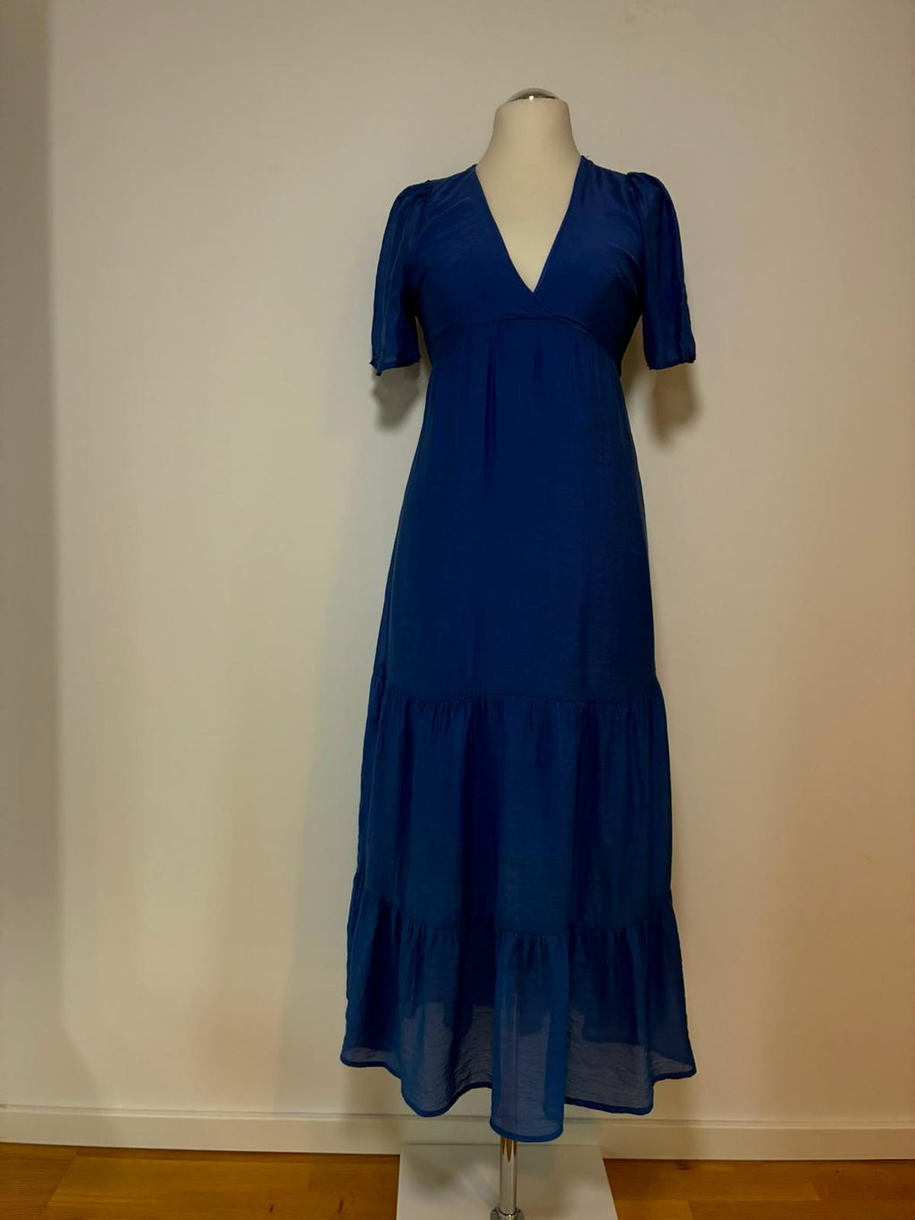 Lili & Lala Paris Maxikleid in Blau mit offenem Rücken Größe S