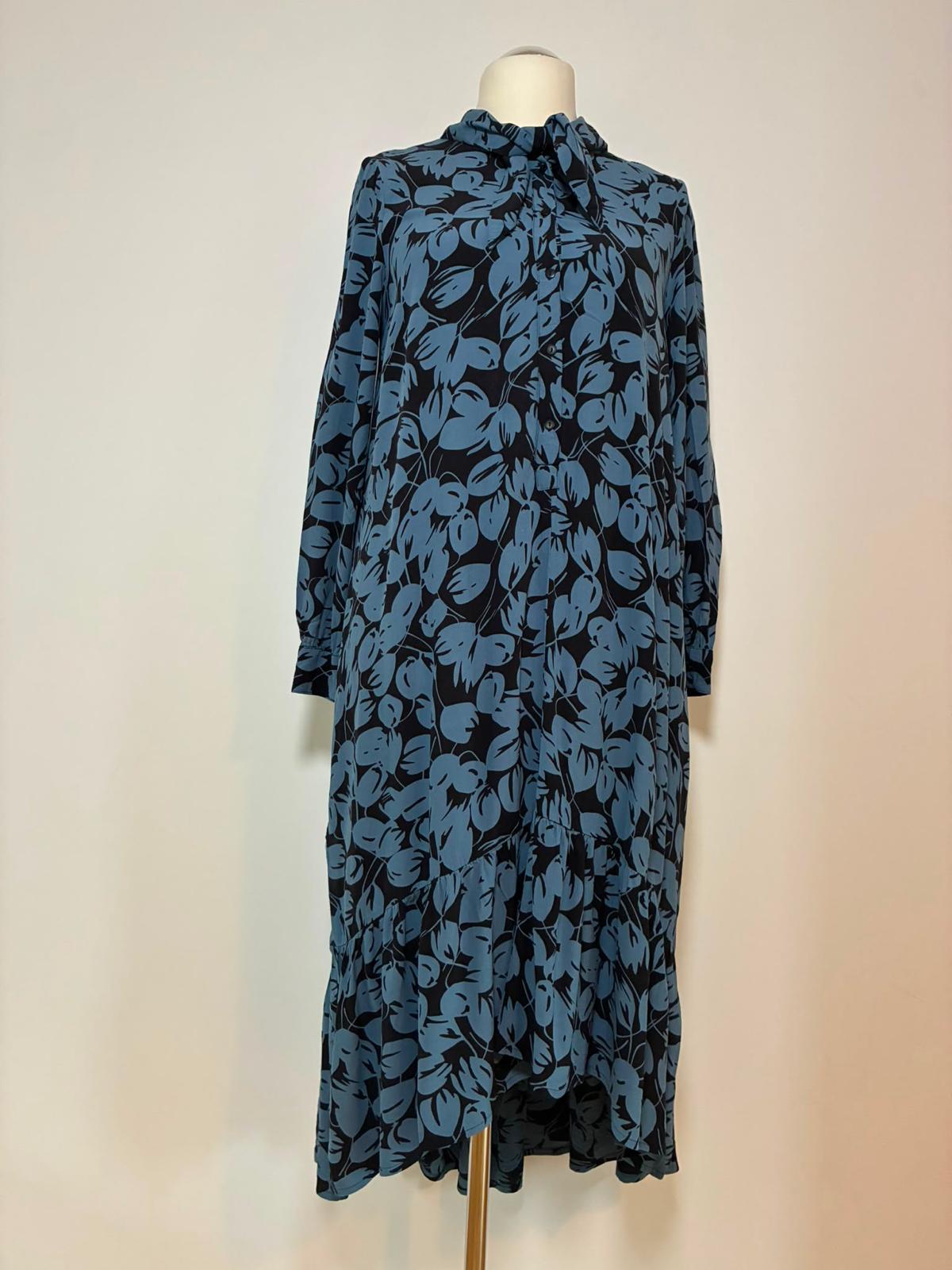 MSCH Copenhagen Kleid in Blau Schwarz mit Schleifenkragen
