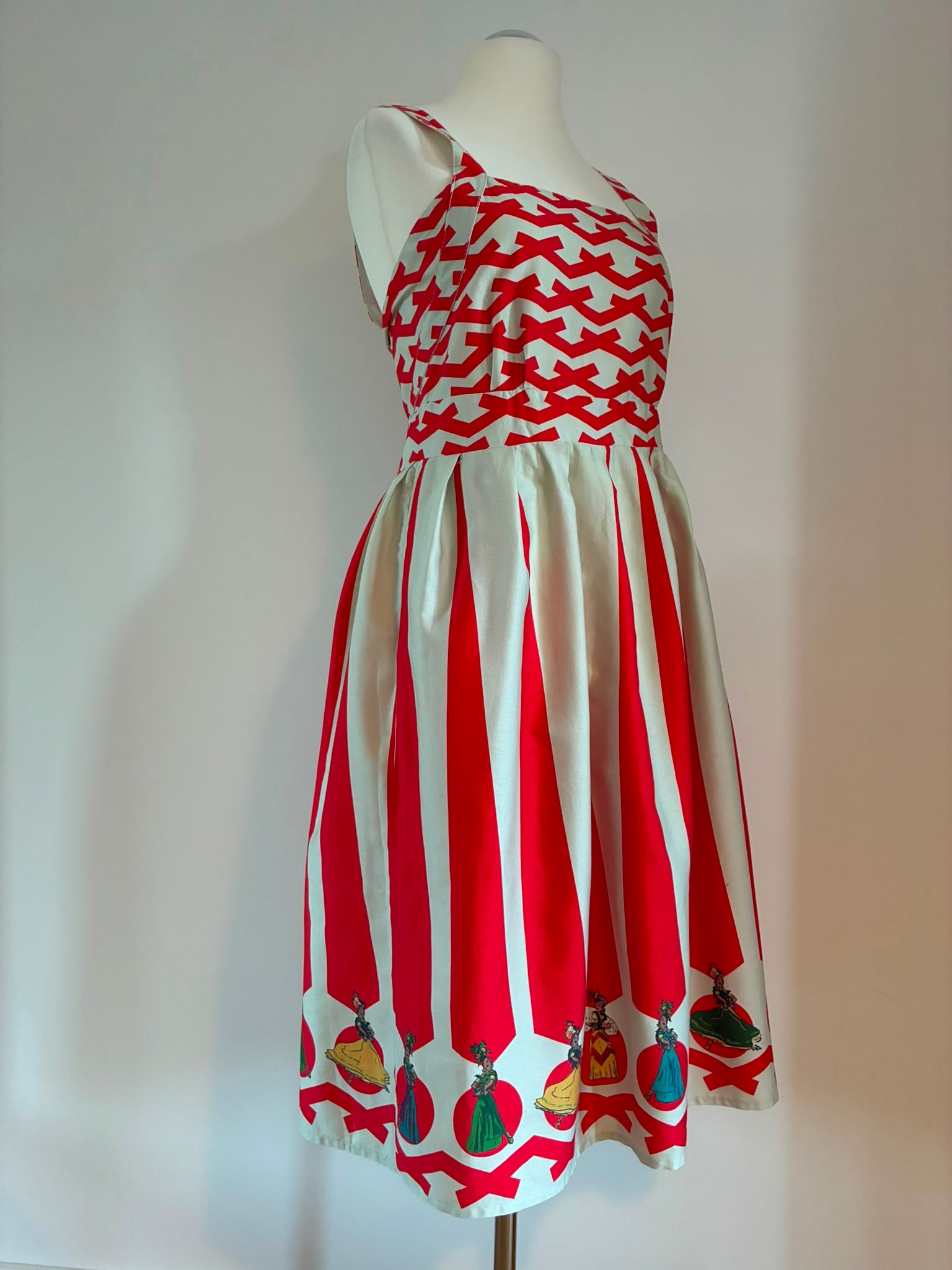 Palava Baumwollkleid in Rot Creme mit besonderem Print Größe 14