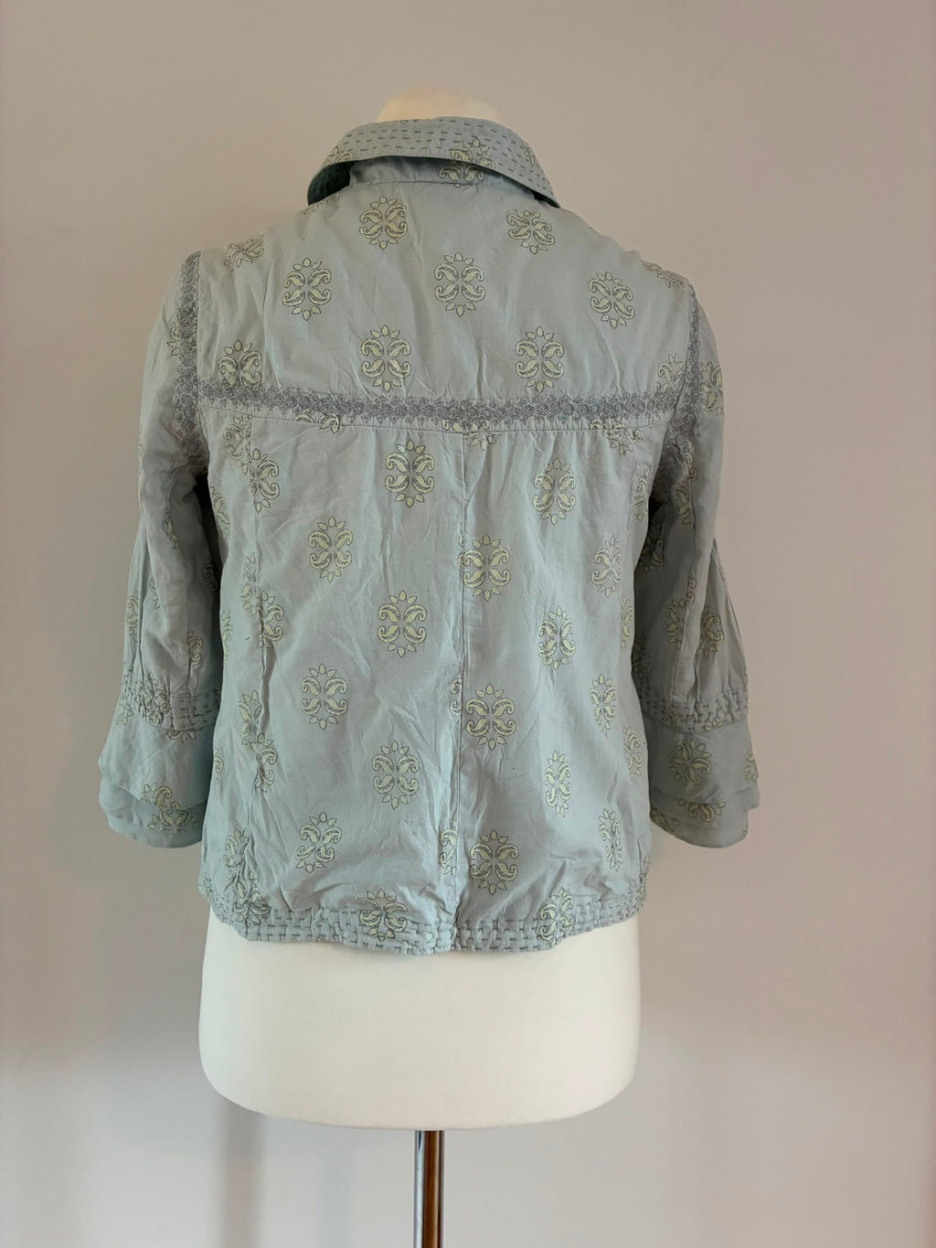 Noa Noa Bluse mit Stickerei und Volantärmeln Größe S