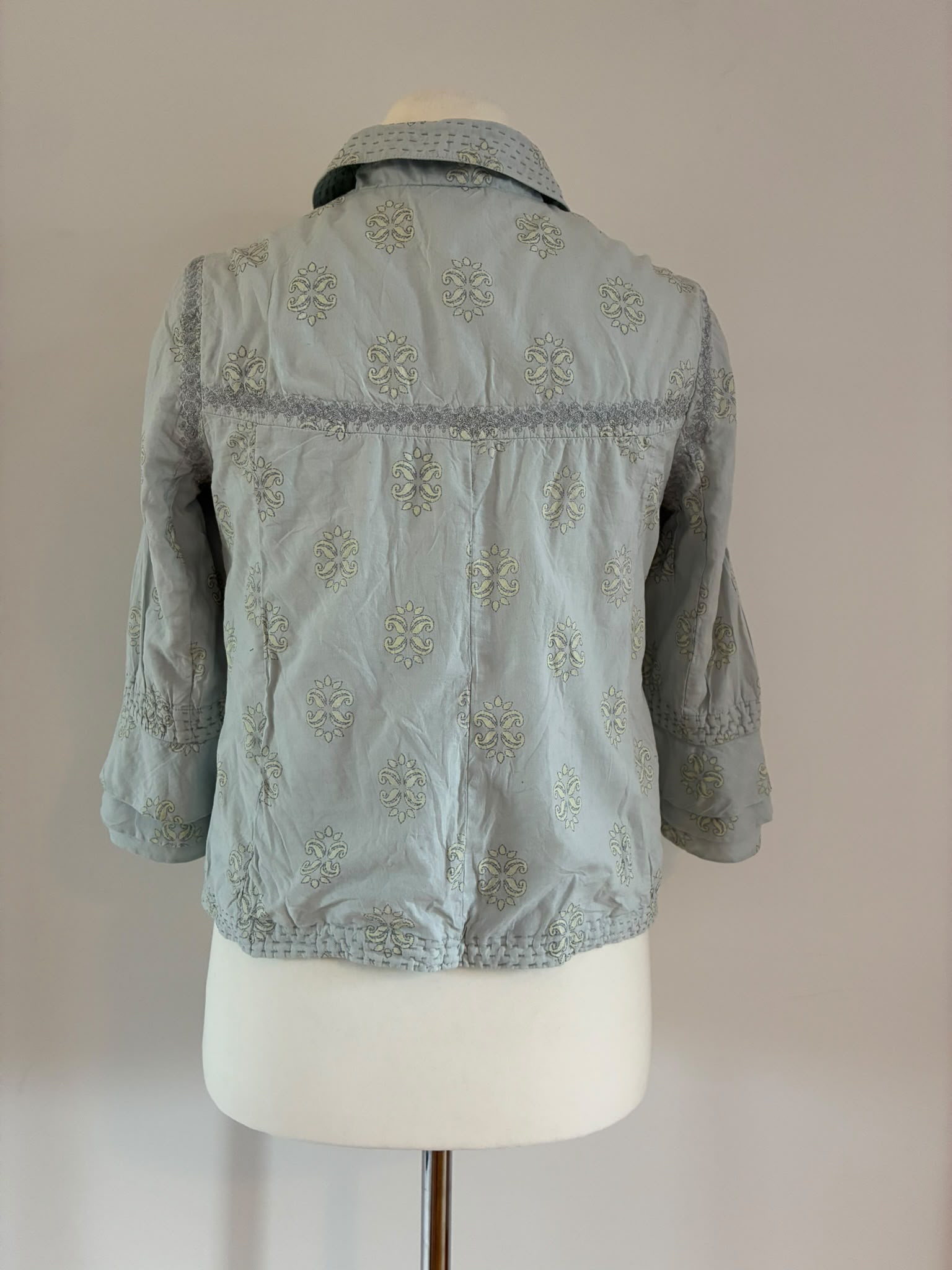 Noa Noa Bluse mit Stickerei und Volantärmeln Größe S
