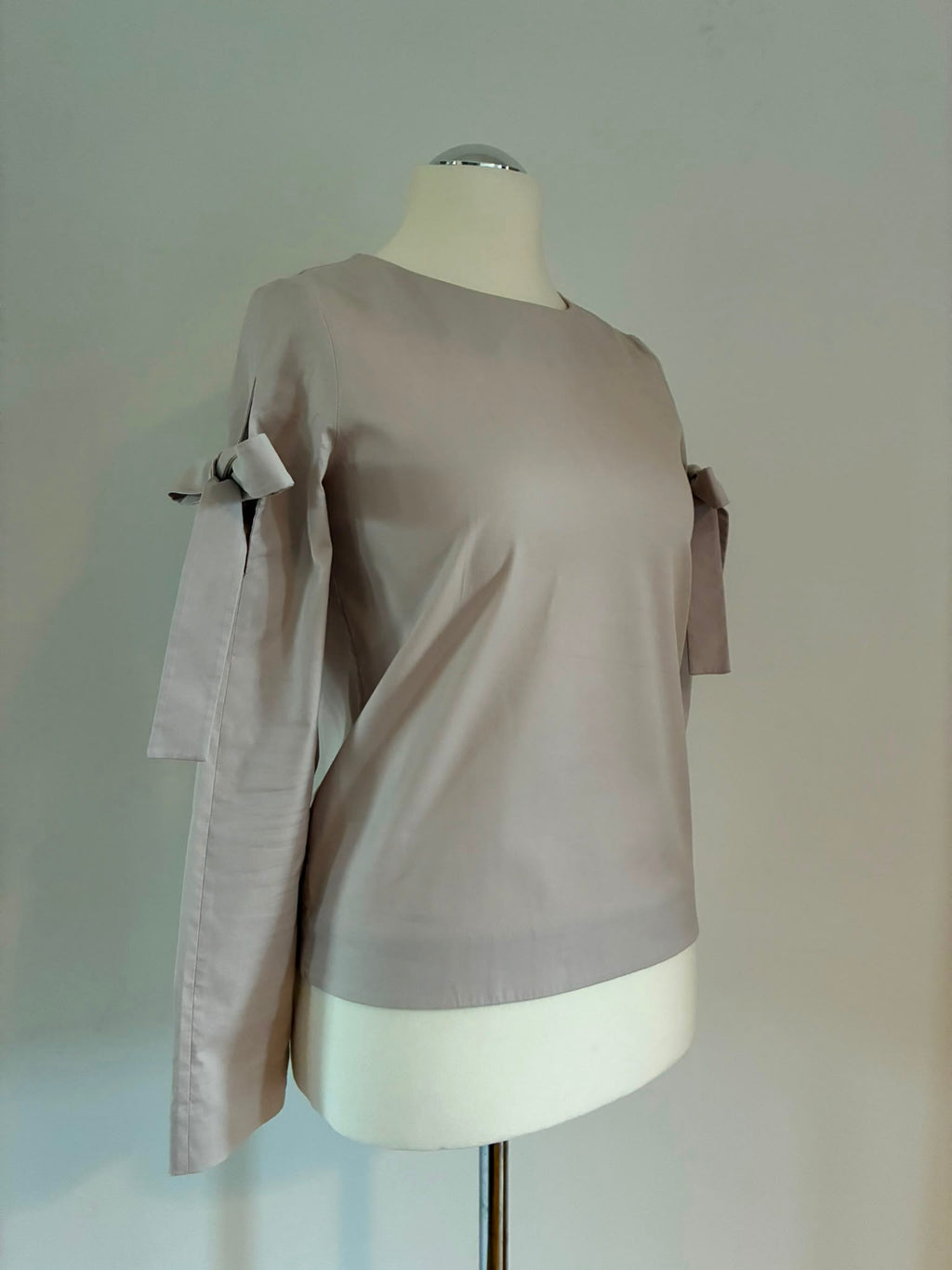 COS Bluse in Taupe mit Schleifenärmeln Größe 34