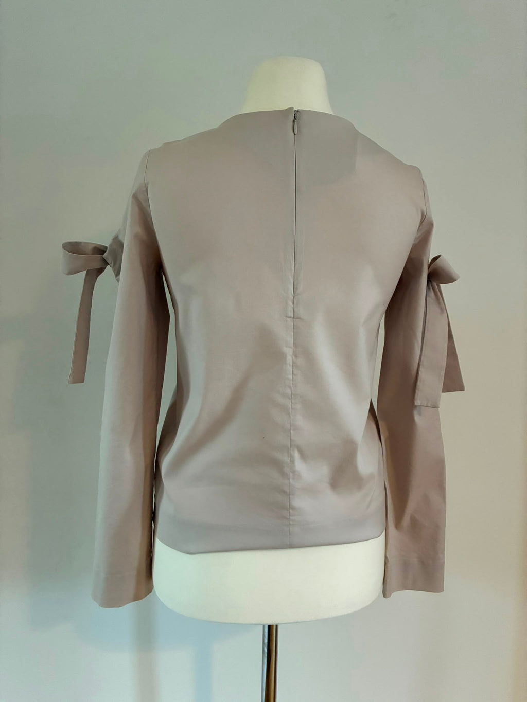 COS Bluse in Taupe mit Schleifenärmeln Größe 34