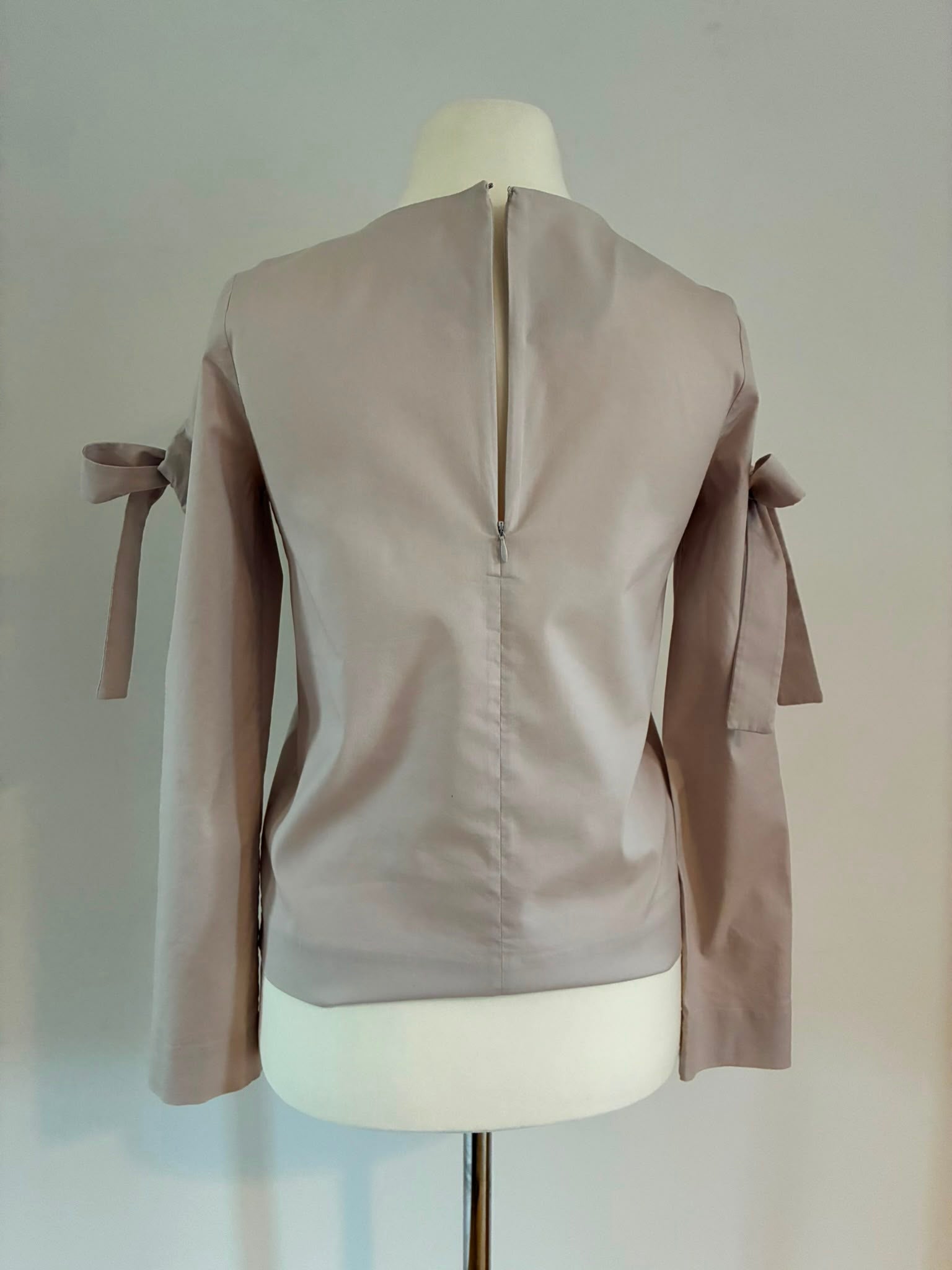 COS Bluse in Taupe mit Schleifenärmeln Größe 34