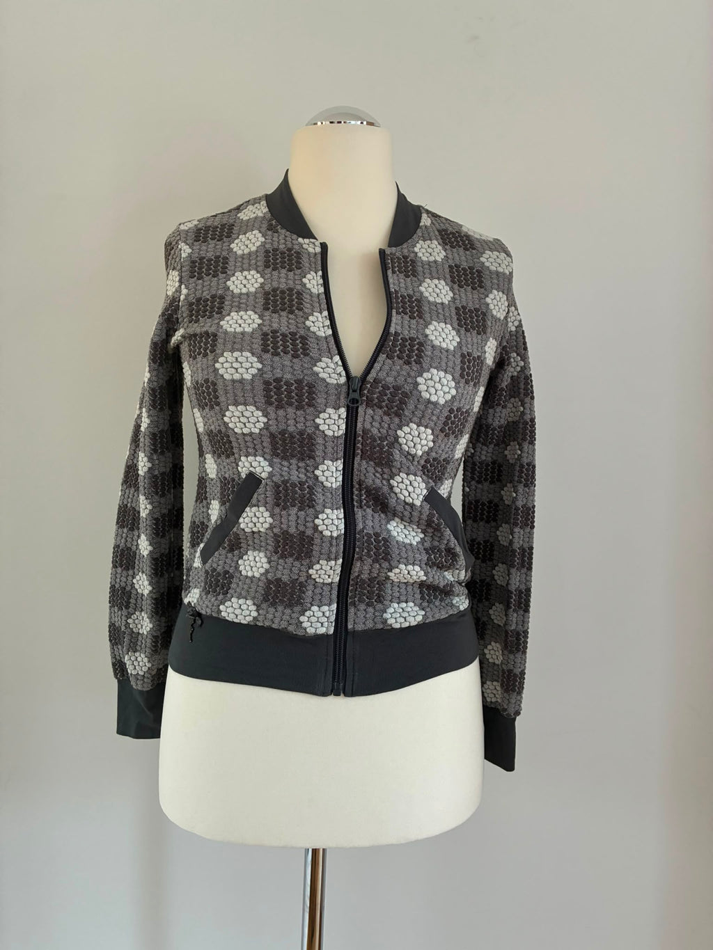 Blutsgeschwister Blouson Jacke mit Strukturmuster Größe S