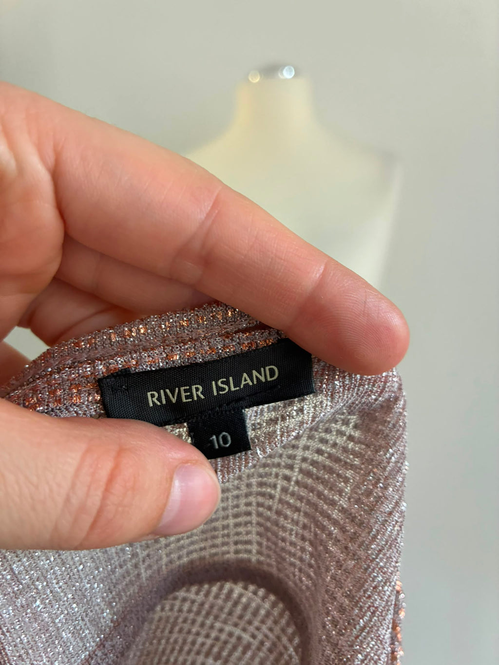 River Island Metallic Top in Roségold Größe 36