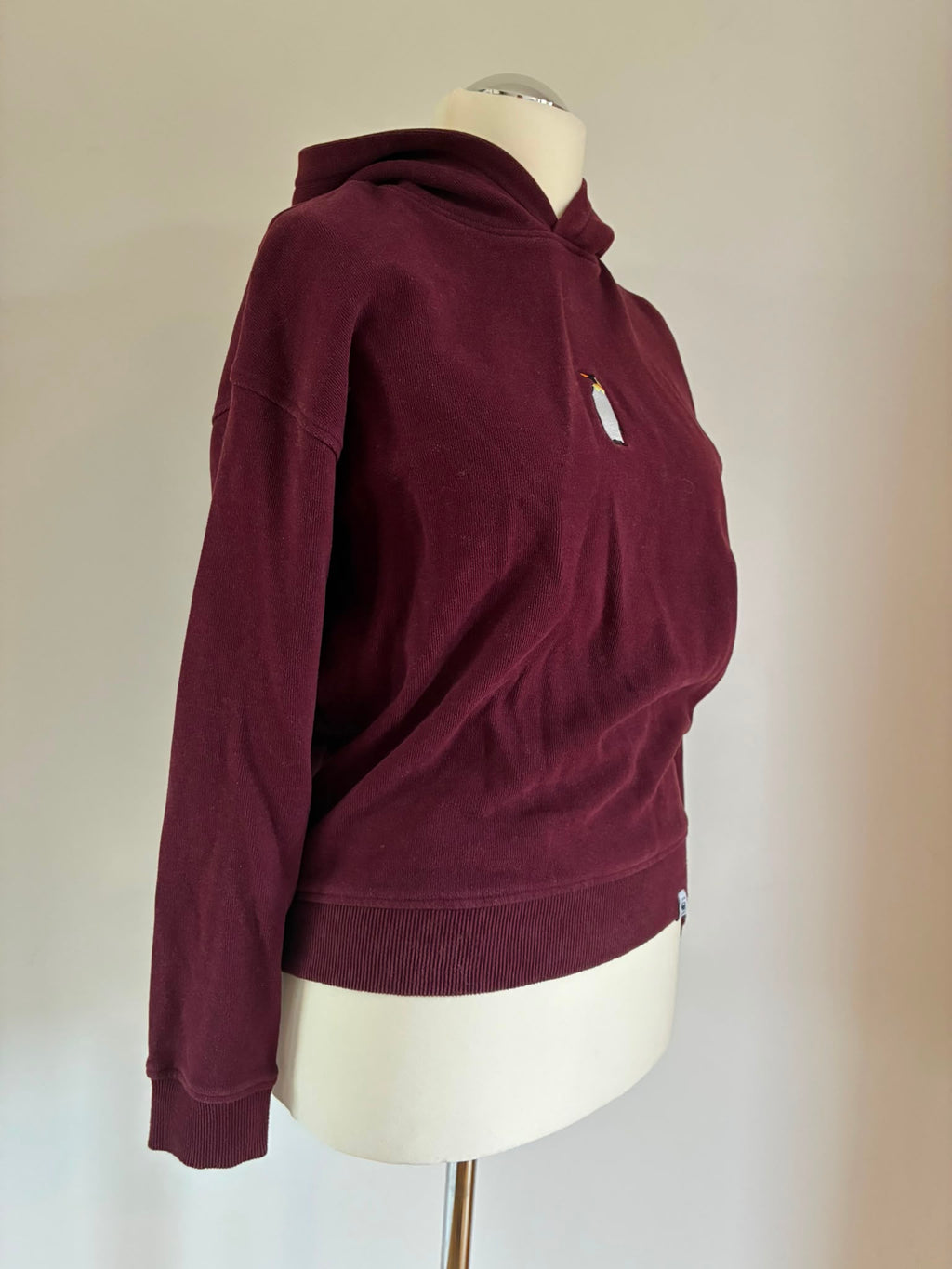 WWF x Reflect Studio Hoodie Größe XS in Bordeaux mit Pinguin-Stickerei