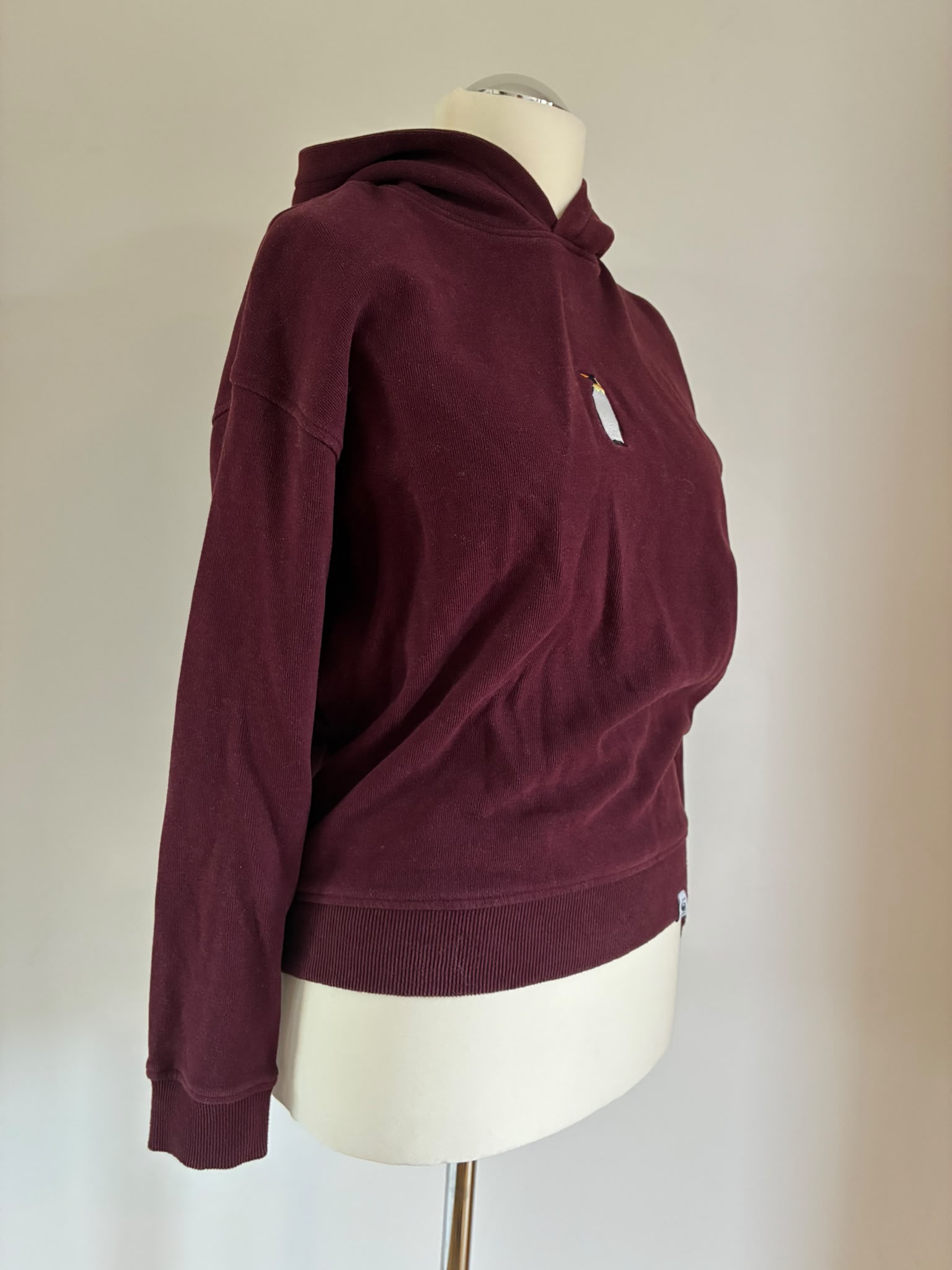 WWF x Reflect Studio Hoodie Größe XS in Bordeaux mit Pinguin-Stickerei