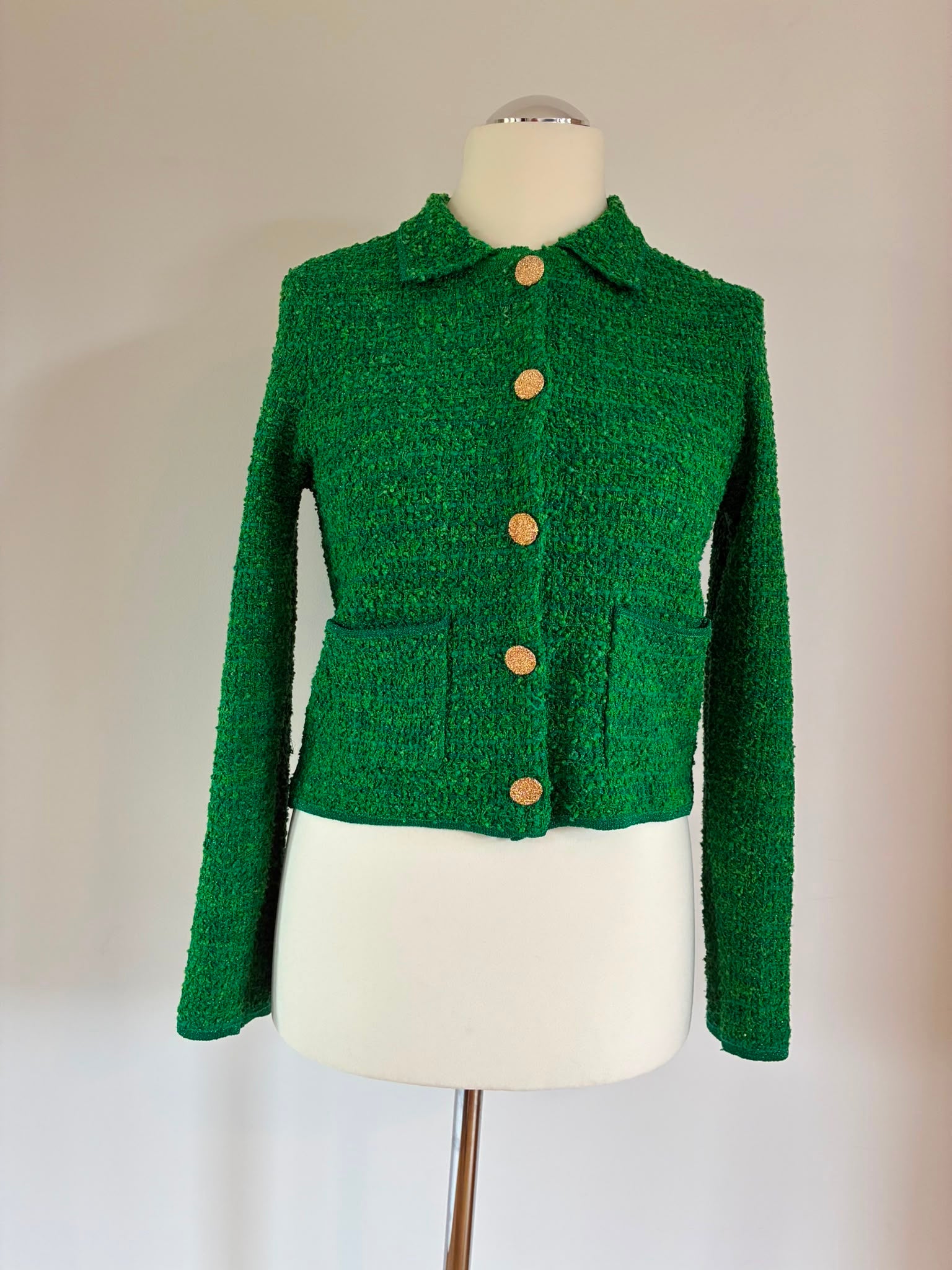 Hallhuber Donna Bouclé-Jacke Größe 38 in Grün mit goldfarbenen Details