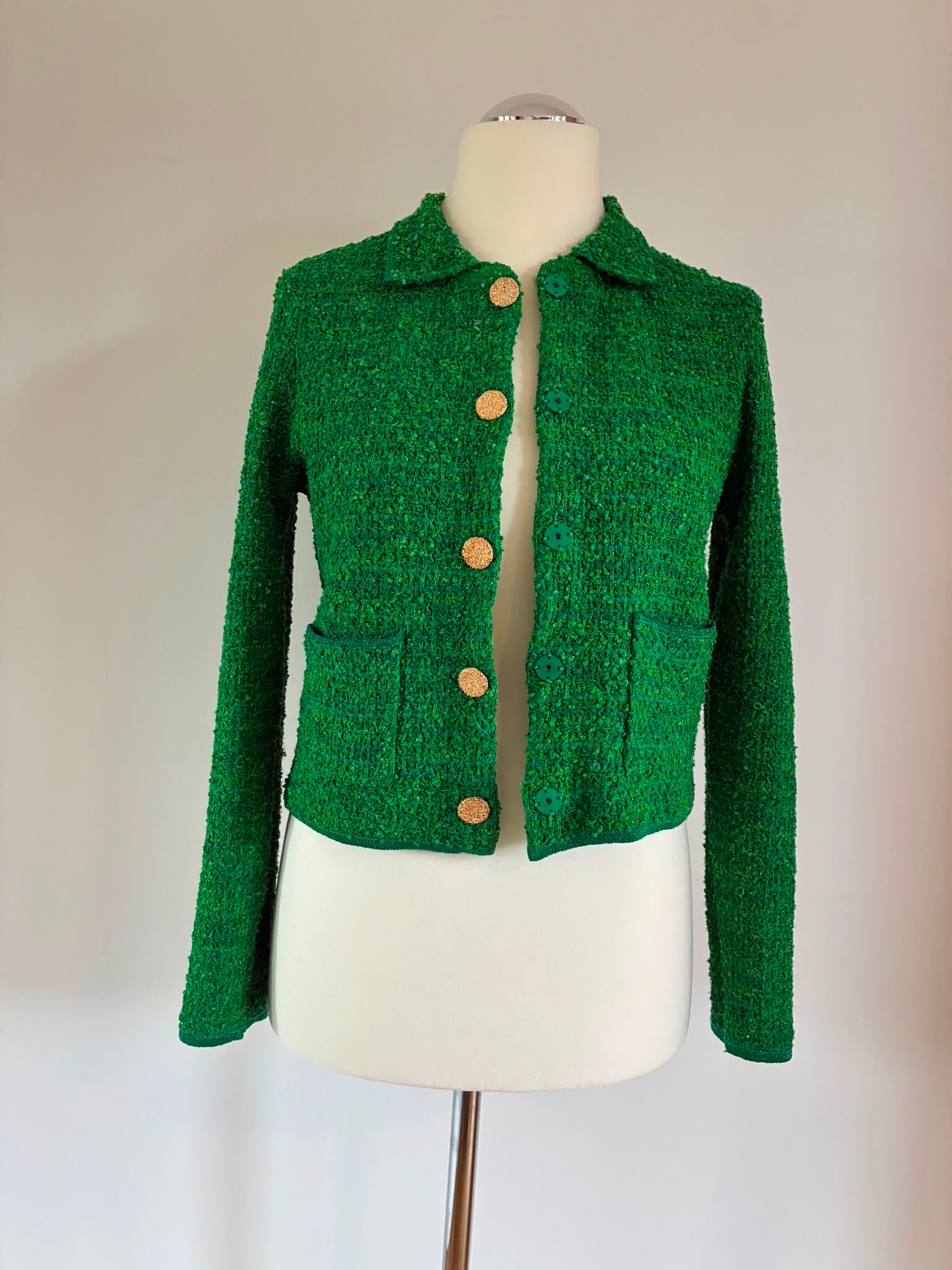 Hallhuber Donna Bouclé-Jacke Größe 38 in Grün mit goldfarbenen Details