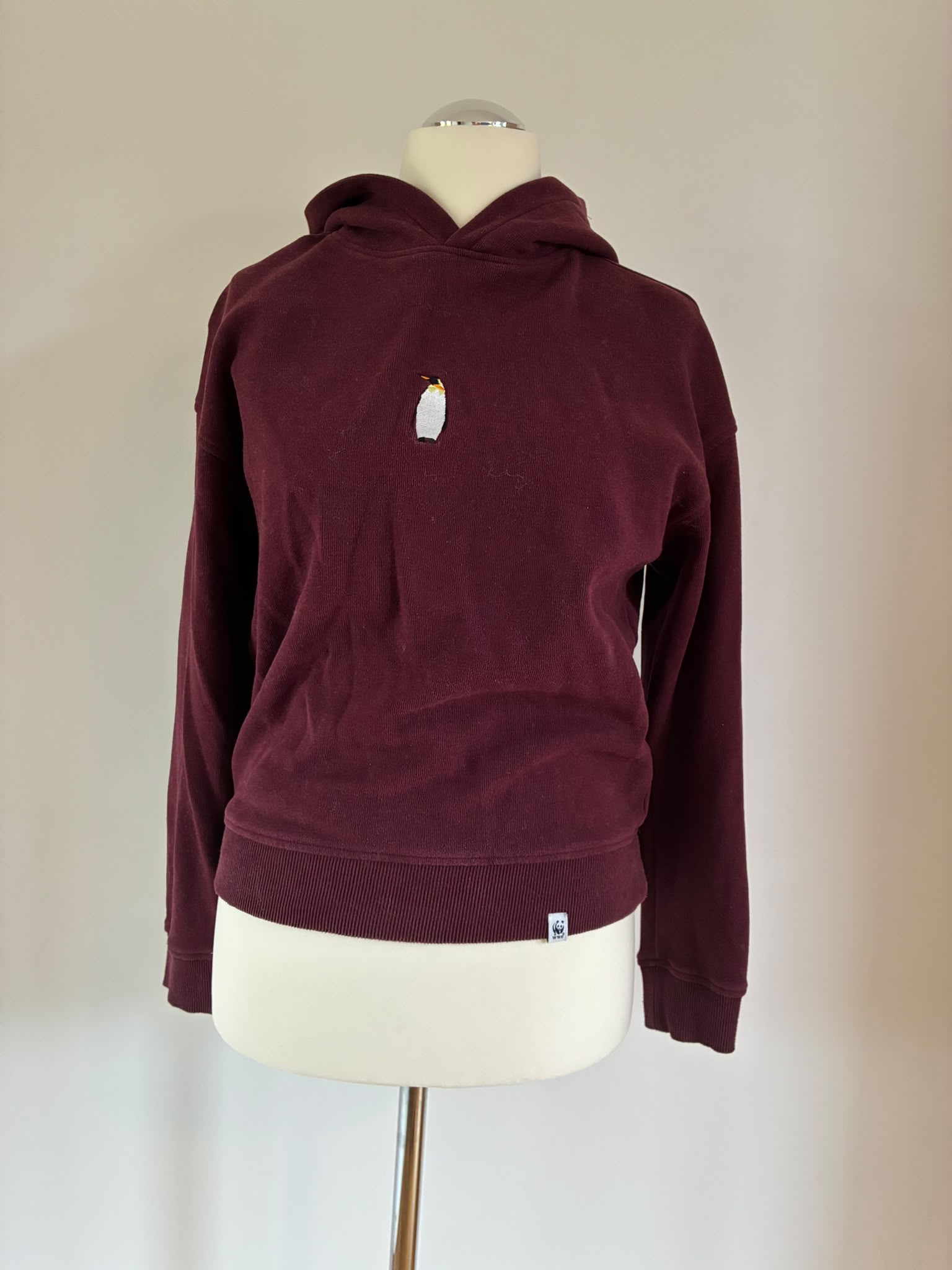 WWF x Reflect Studio Hoodie Größe XS in Bordeaux mit Pinguin-Stickerei