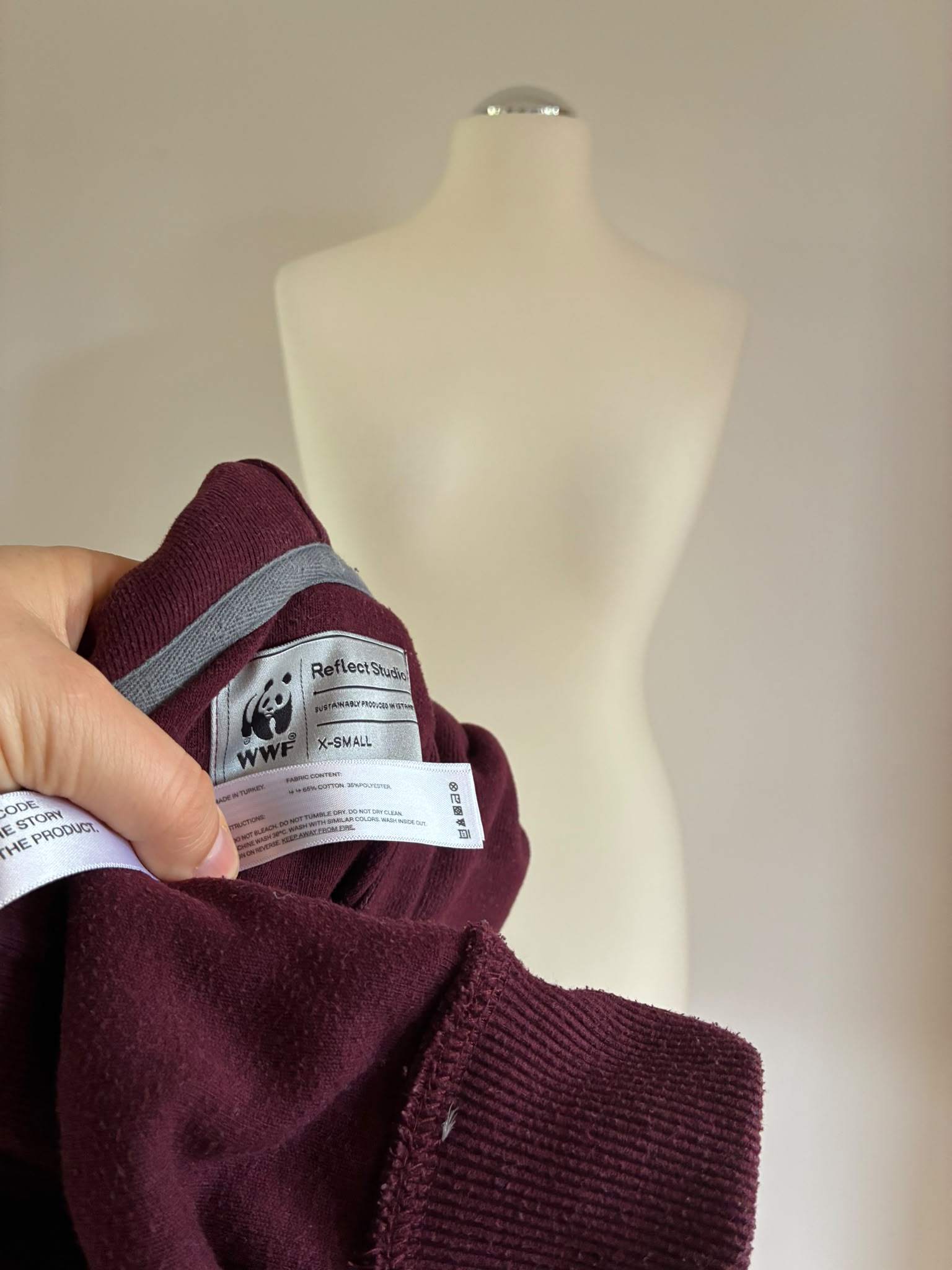 WWF x Reflect Studio Hoodie Größe XS in Bordeaux mit Pinguin-Stickerei