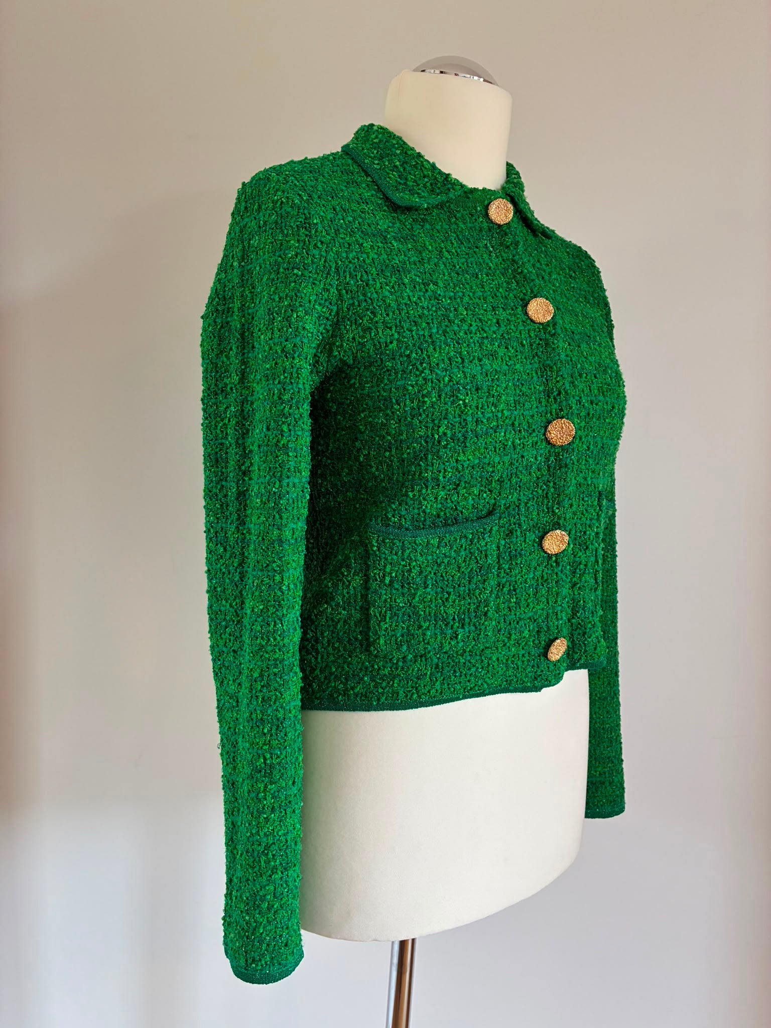 Hallhuber Donna Bouclé-Jacke Größe 38 in Grün mit goldfarbenen Details
