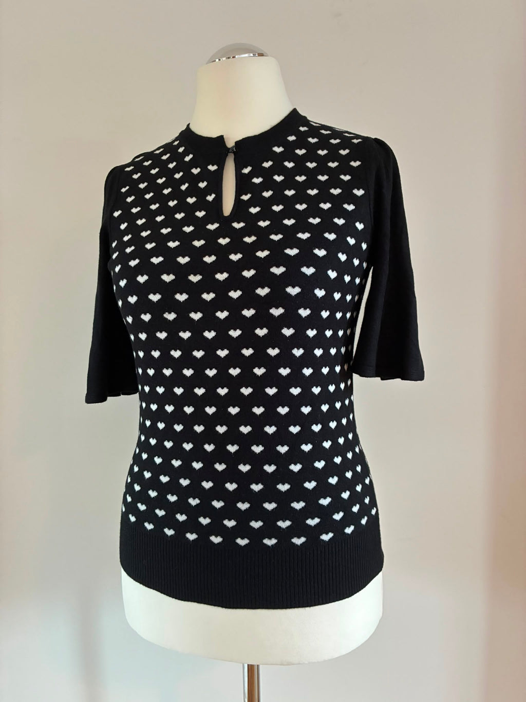 Voodoo Vixen Pullover Größe M 38 in Schwarz-Weiß mit Herzmuster