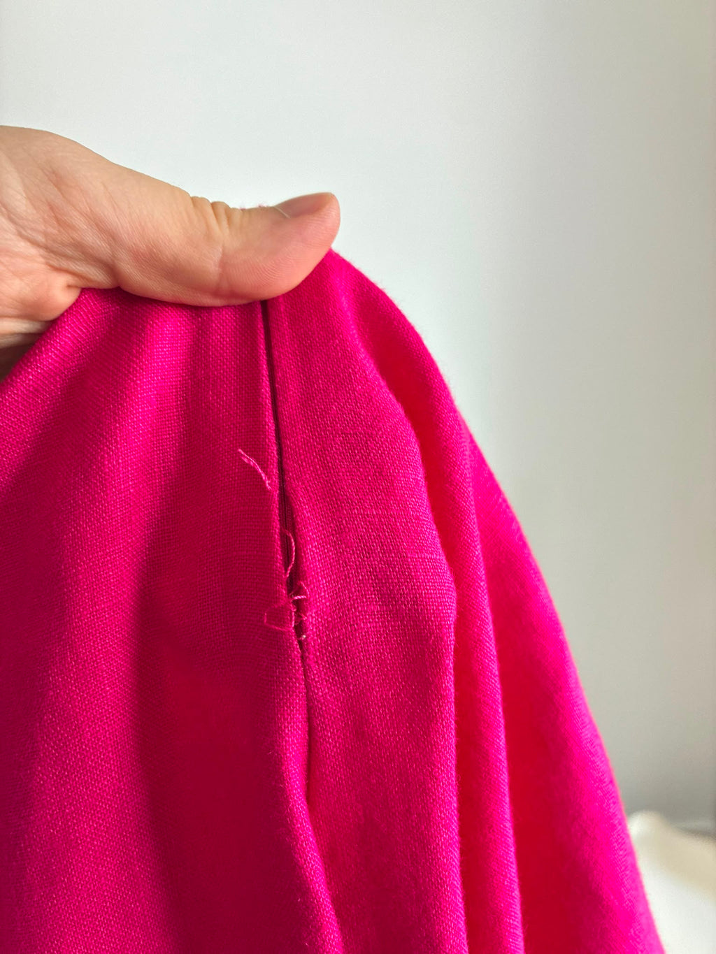 MNG Jumpsuit, Detail offene Naht am Reissverschluss