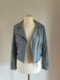 Besondere Twin Set Lederjacke Größe S 36 in Hellblau im Biker-Look – ungetragen